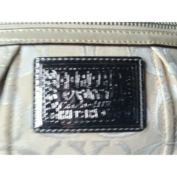 Coach Poppy Tan,~Silver Signature Large Wristlet Small Purse - Picture 8 of 9